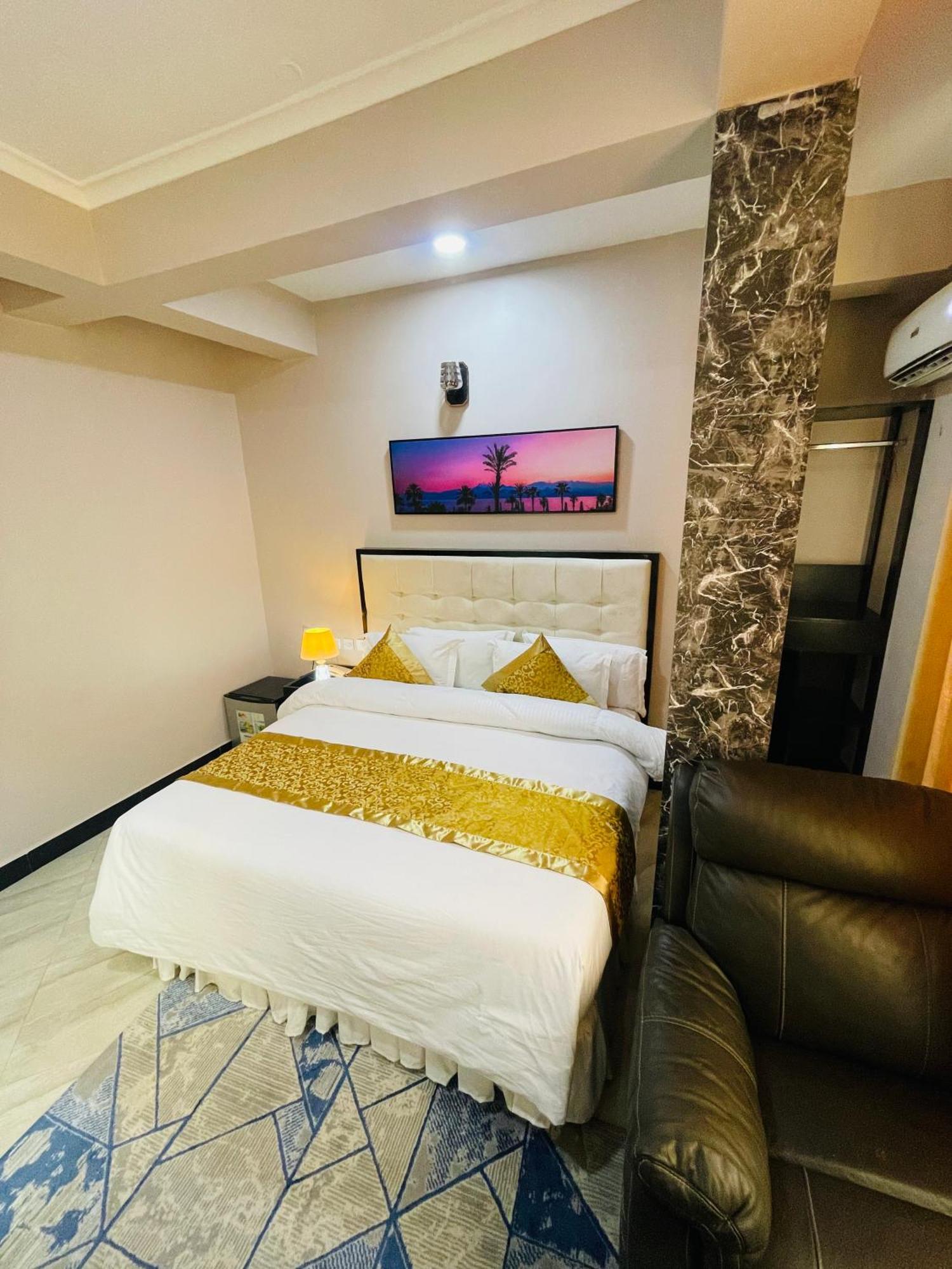 Diary Hotel Dar es Salaam Esterno foto