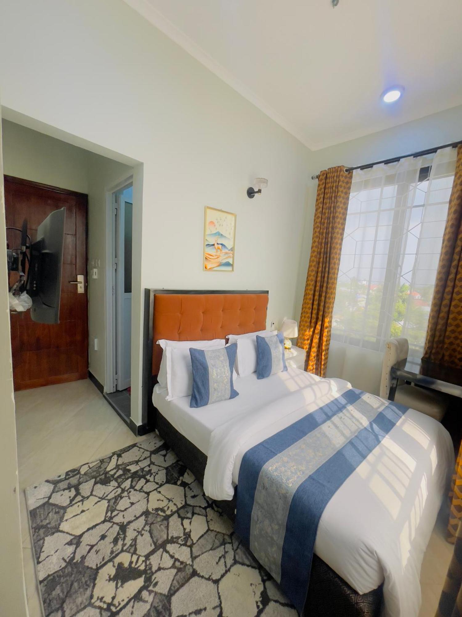 Diary Hotel Dar es Salaam Esterno foto