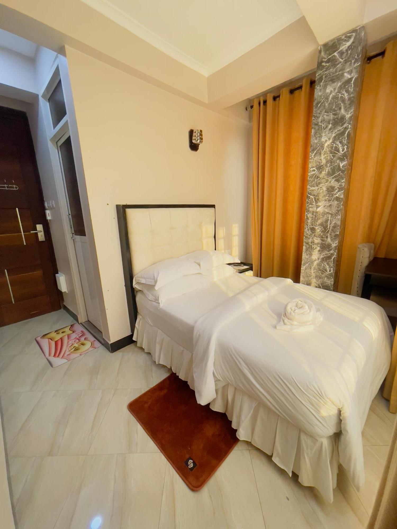 Diary Hotel Dar es Salaam Esterno foto